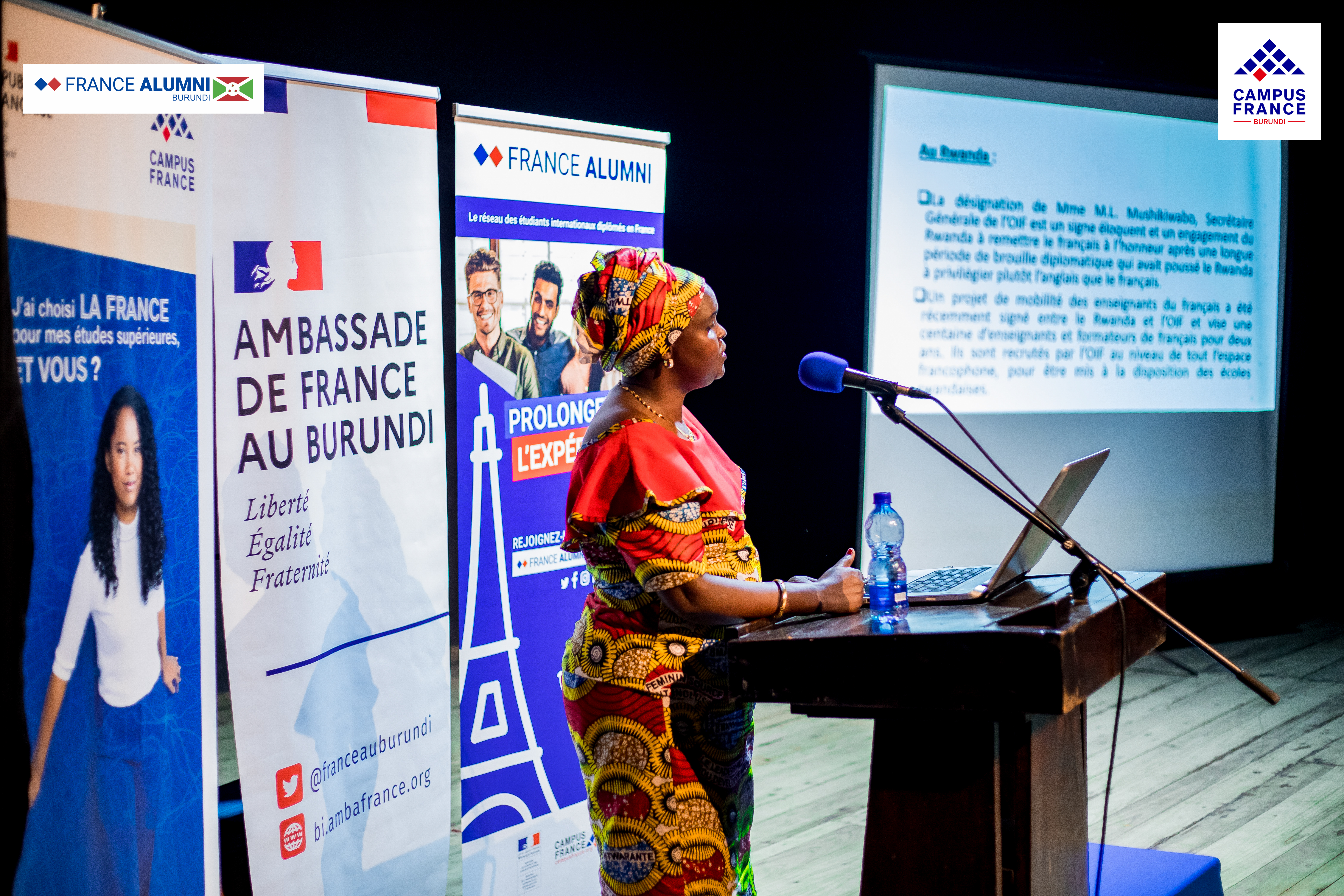 Madame Gertrude Kazoviyo, Alumni de Toulouse-Le Miral (2004), présentant une conférence sur : "la place de la francophonie en Afrique de l'Est"